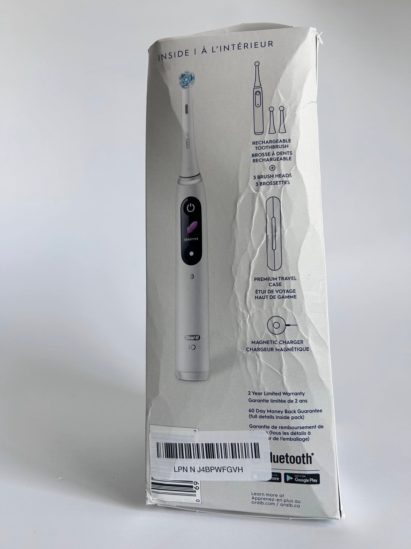 Oral-B iO Series 8 Electric Toothbrush with 2 Replacement Brush Heads and Travel Case, Rechargeable Toothbrush, Whitealabaster