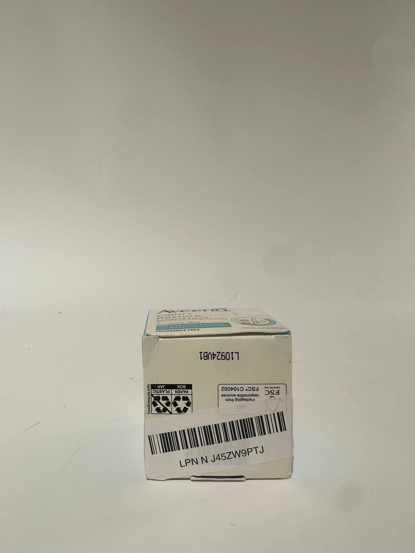 Aveeno Calm + Restore Facial Cream for Redness Relief, Soothing Face Moisturizer for Sensitive Skin, Hypoallergenic Formula, Fragrance-Free, 1.7 OZ