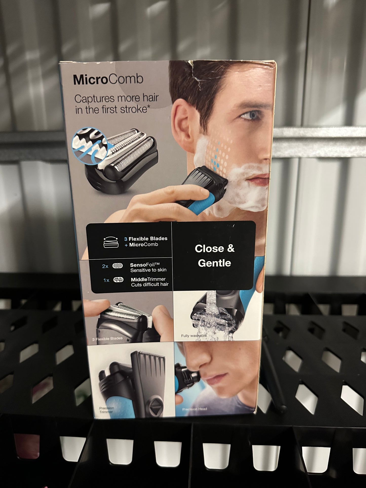 Braun Electric Series 3 Razor with Precision Trimmer, Rechargeable, Wet & Dry Foil Shaver for Men, Blue/Black, 4 Piece