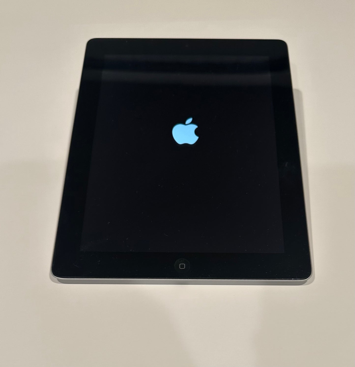 Apple Ipad Gen 4, 16 GB (older model)