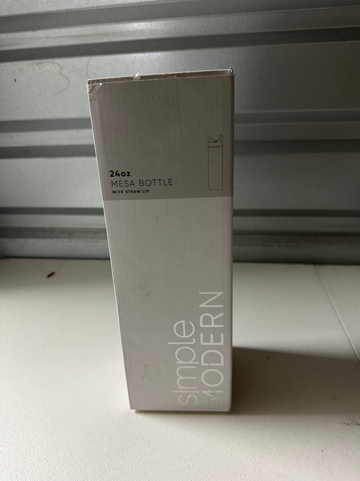 Simple Modern Water Bottle with Straw lid | Insulated Stainless Steel Thermos | Reusable Travel Water Bottles for Gym & Sports | Leak Proof & BPA Free | 24oz, Almond Birch