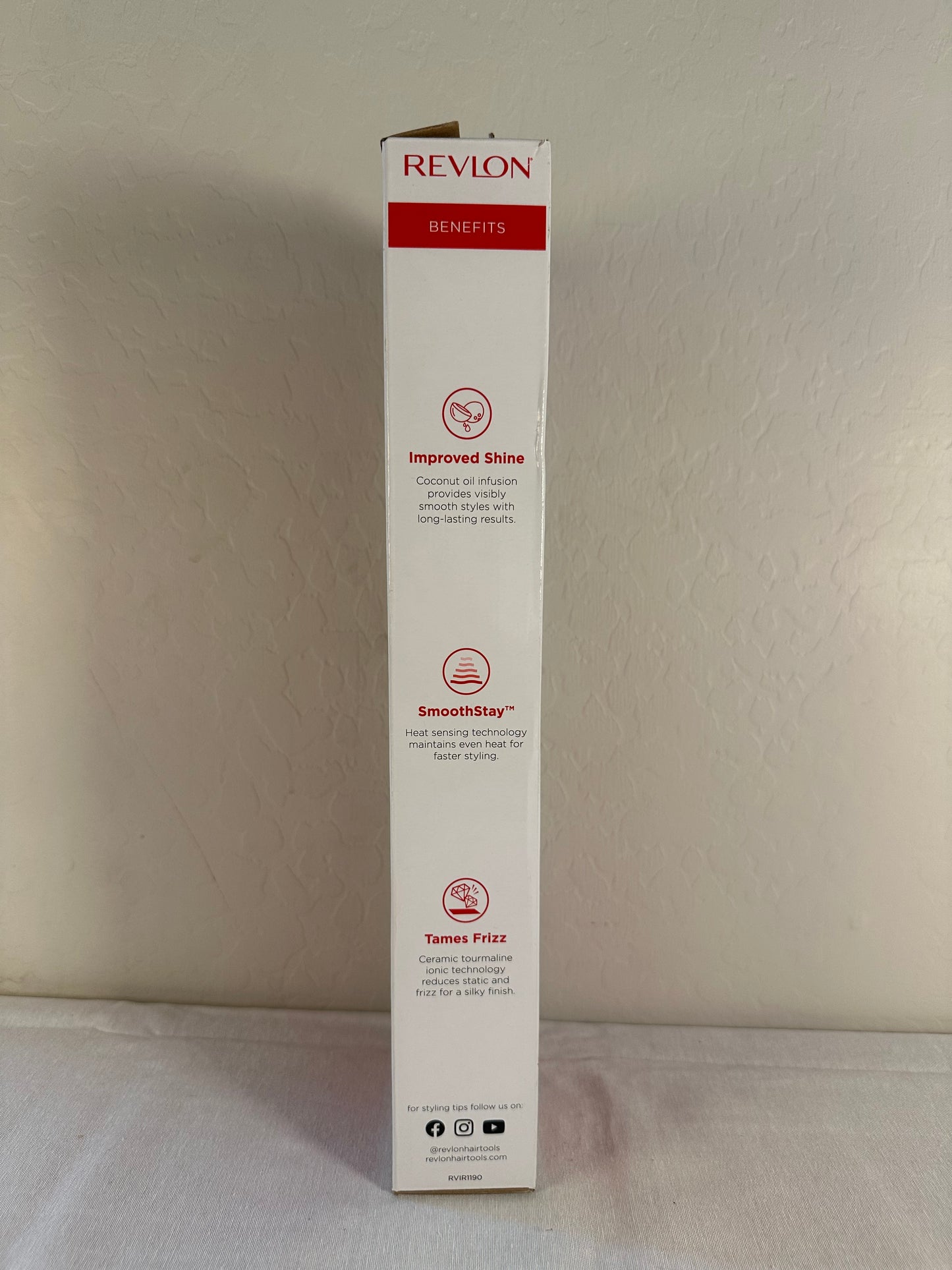 REVLON Smoothstay 1 Inch Curling Iron - Coconut Oil Infused Curling Wand Helps Enhance Shine & Smoothness, Creates Tight Bouncy Curls, and Reduced Frizz