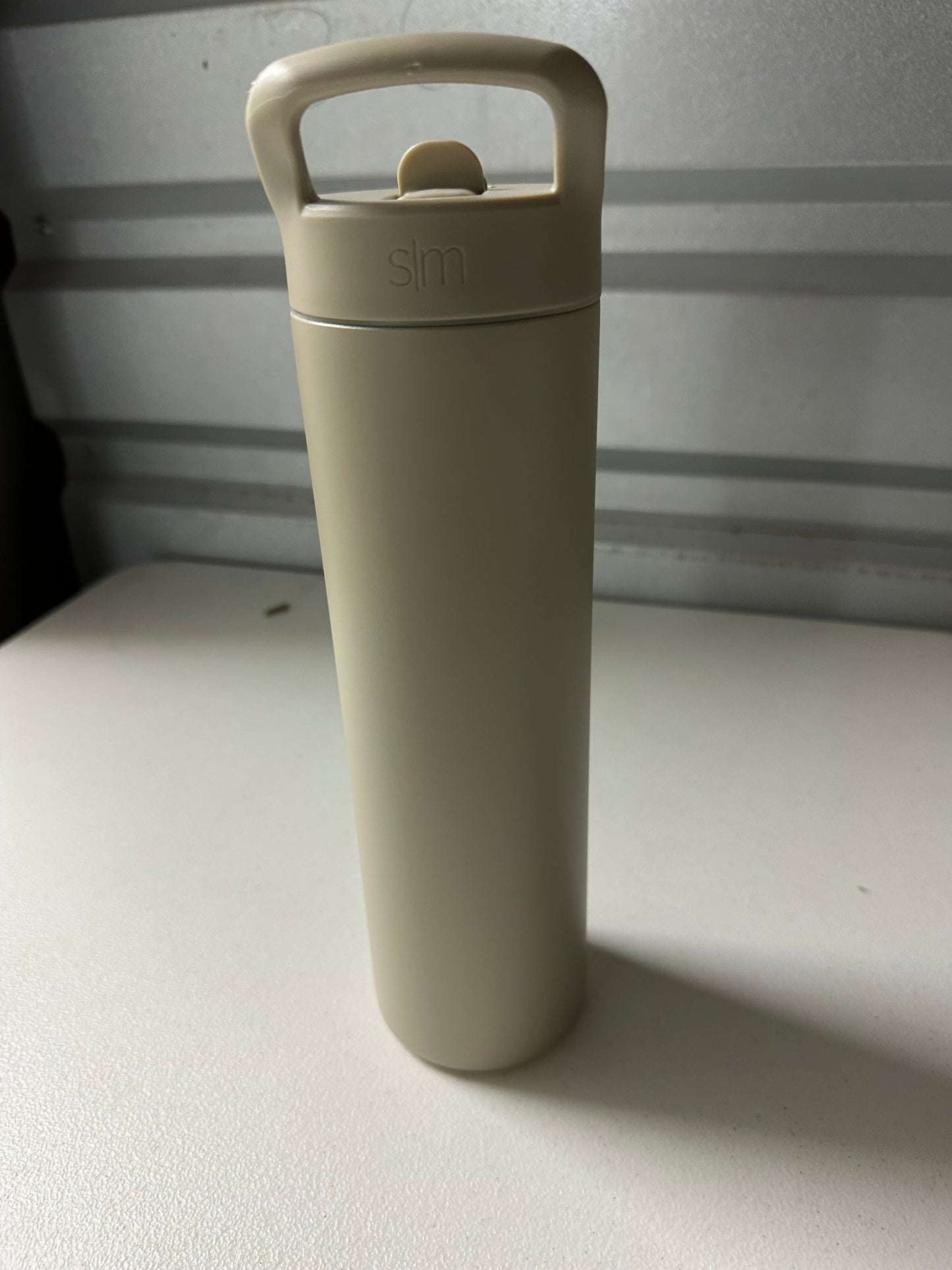 Simple Modern Water Bottle with Straw lid | Insulated Stainless Steel Thermos | Reusable Travel Water Bottles for Gym & Sports | Leak Proof & BPA Free | 24oz, Almond Birch