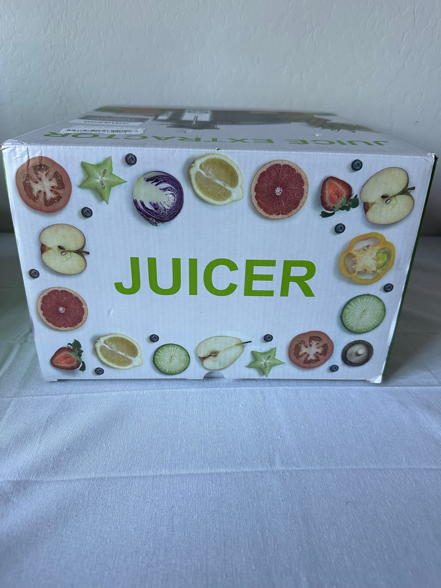 Juice Extractor. Juicer