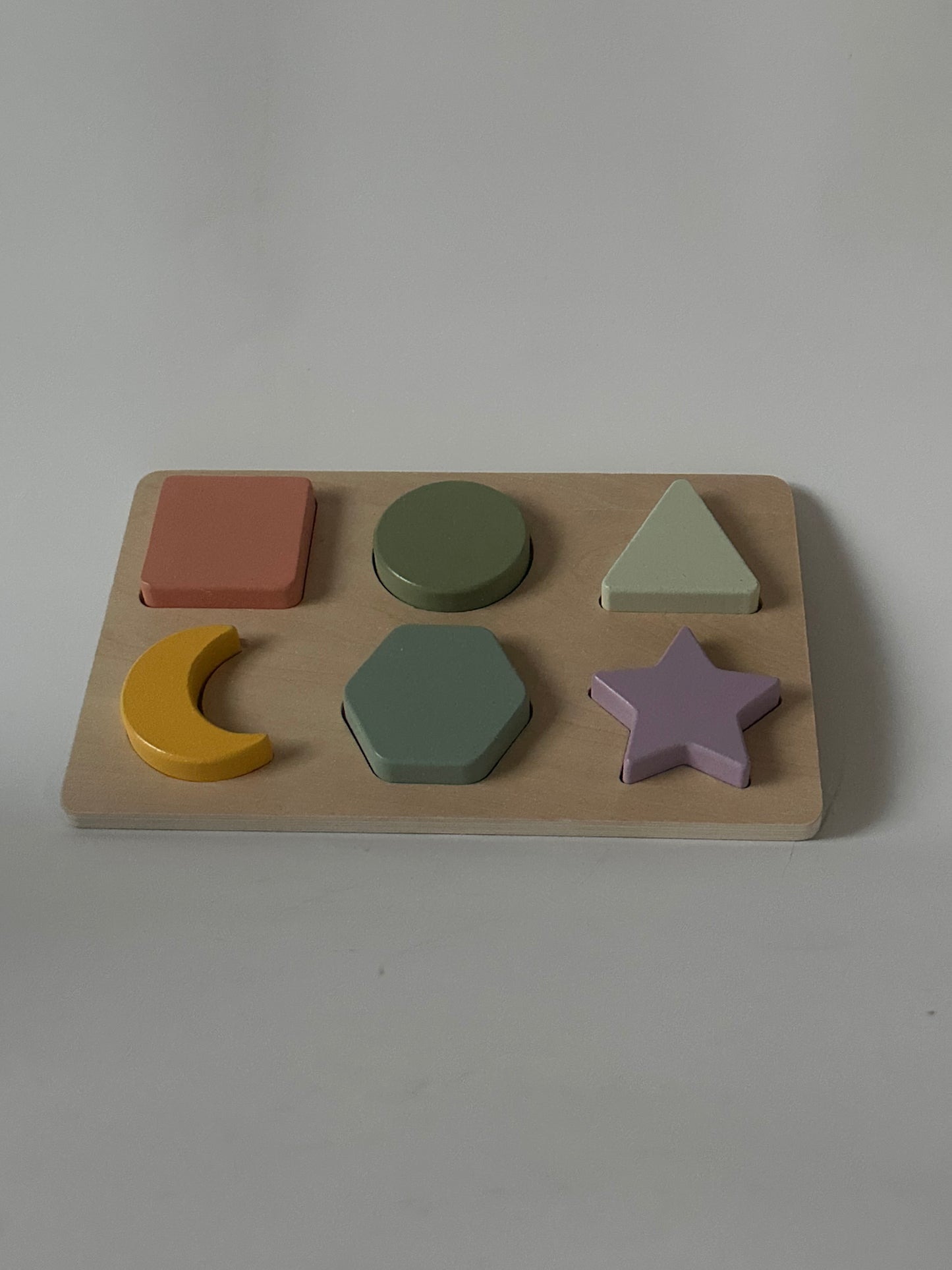 Pearhead Wooden Shapes Puzzle, Early Developmental Montessori Colors and Shapes Toy, Interactive Learning Games for Baby and Toddler, 6 Shapes Included, FSC Certified