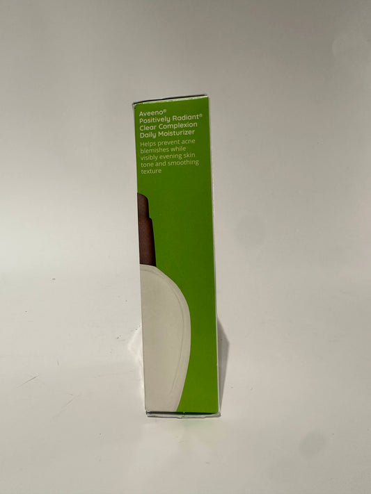 Aveeno Positively Radiant Clear Complexion Face Moisturizer, Acne Facial Moisturizer with Soy and Salicylic Acid for Oily Skin, Hypoallergenic Formula, Paraben-Free, Non-Comedogenic, Pump, 4 FL OZ